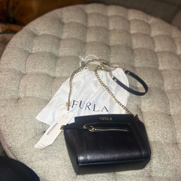 XSOLDX Furla Black Leather Mini Crossbody Bag W/ dust bag - Picture 2 of 11